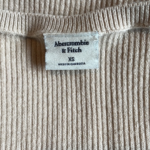 NWOT Scoopneck Skimming Sweater Tank - Picture 5 of 5